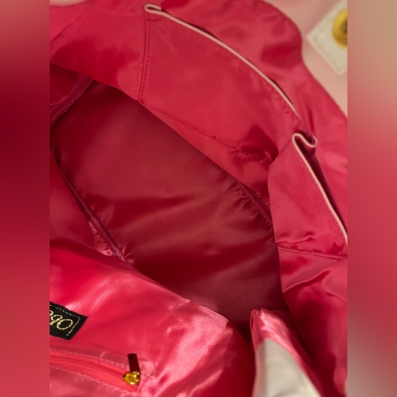 White Vinyl Quilted Fashion Handbag Tote - Picture 7 of 9